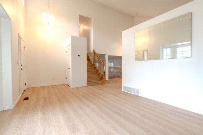 Foto del edificio - Beautiful Remodeled Home In Great Clinton Area