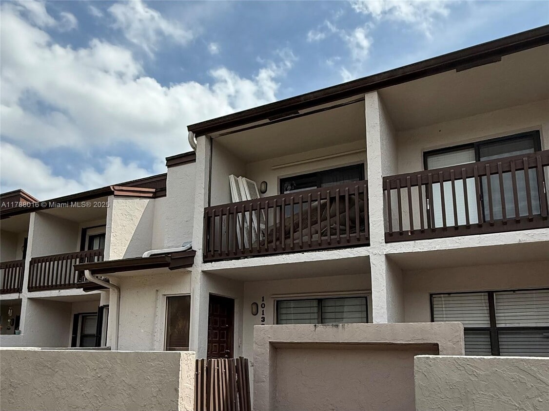 Foto principal - 10136 NW 41st St