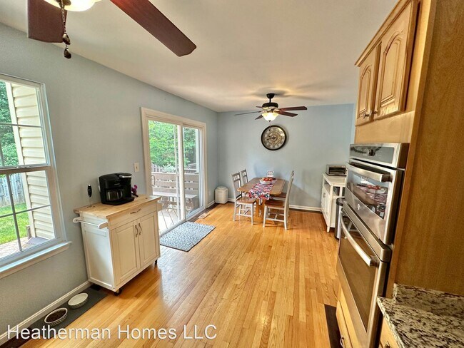 Building Photo - 3 br, 2.5 bath House - 103 Staunton Court