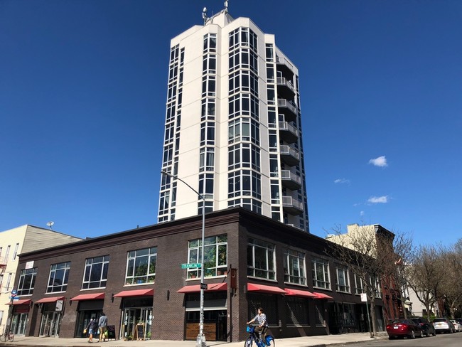 Foto principal - 200 Franklin St