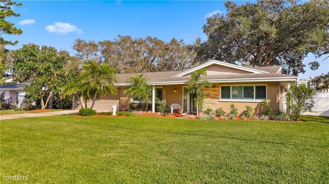 Building Photo - 3 br, 3 bath House - 649 Pinecrest Dr
