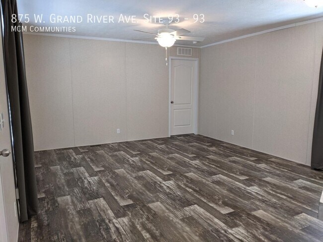 Foto del edificio - 875 W. Grand River Ave. Site 93