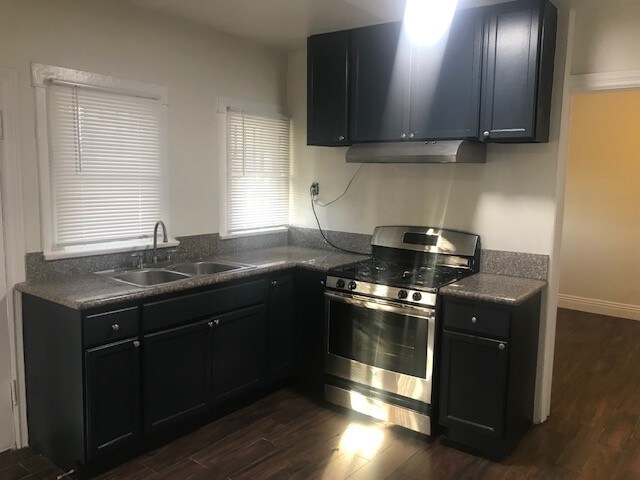 Foto del edificio - 832 E 20th St