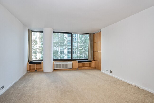 Building Photo - 155 N Harbor Dr