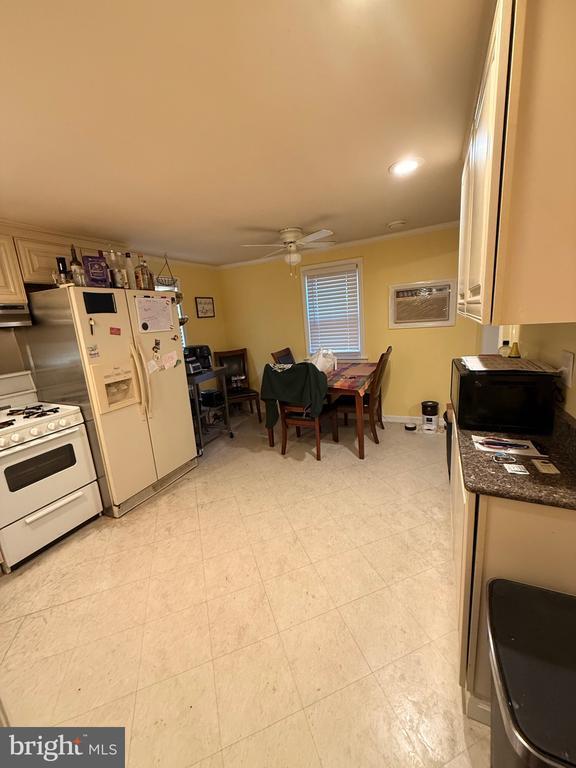 Foto del edificio - 2211 Browning Rd