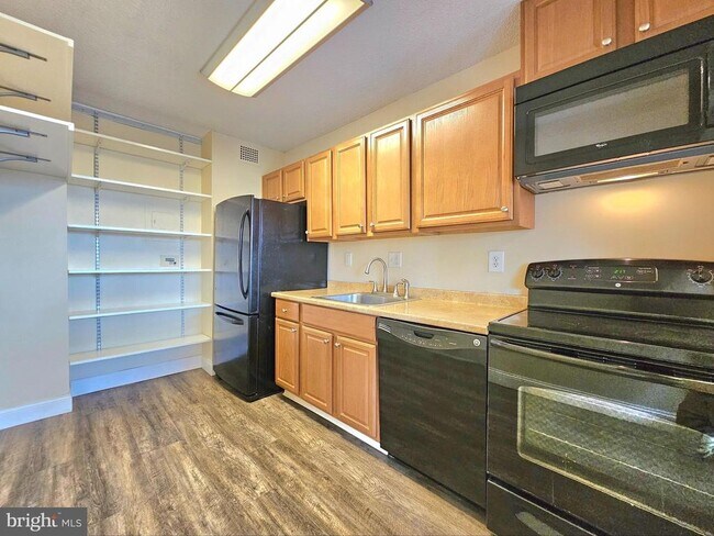 Foto del edificio - 2059 Huntington Ave