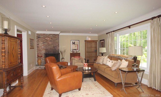 Building Photo - 33 MacGregor Dr