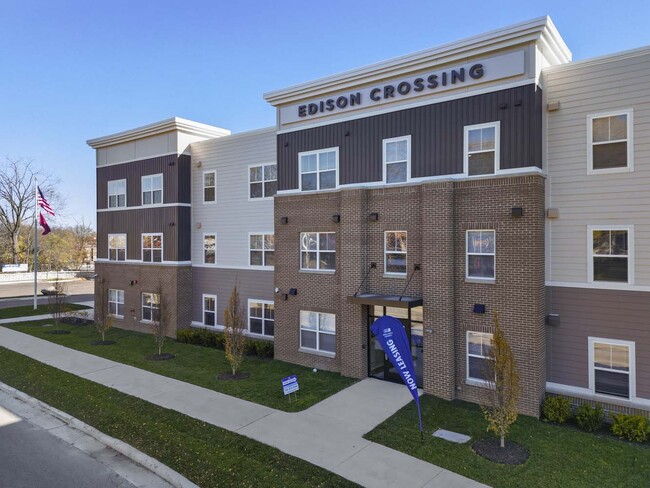 Building Photo - Edison Crossing LP