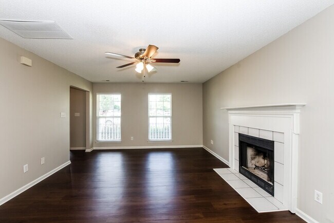 Foto del edificio - 2944 Brooknell Ct NW