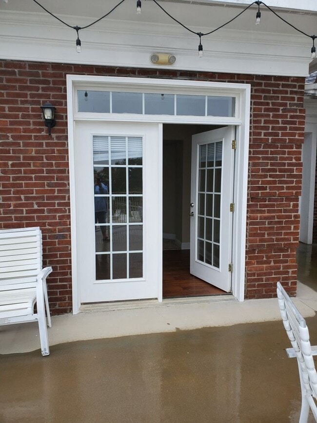 Building Photo - City of Maryville 37801 - 2 Bedrooms, 2 Bath Condo - Contact Karen Robertson (865) 454-7626
