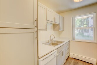 Building Photo - Edelweiss Apartments