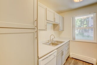 Building Photo - Edelweiss Apartments