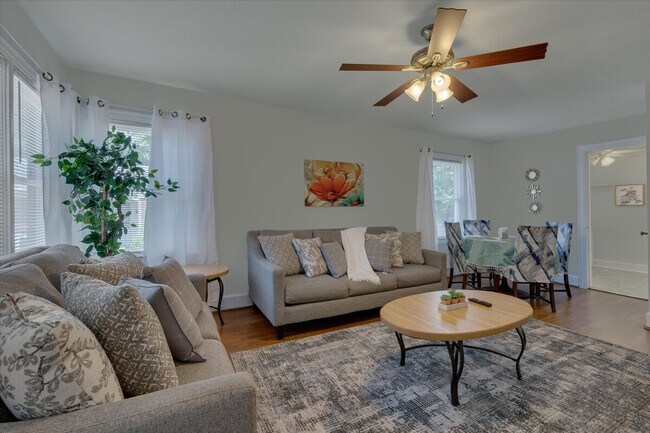 Foto del edificio - 1001 Watts St