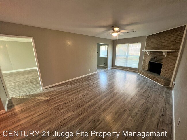 Building Photo - 3 br, 2 bath House - 2121 Spanish Trail