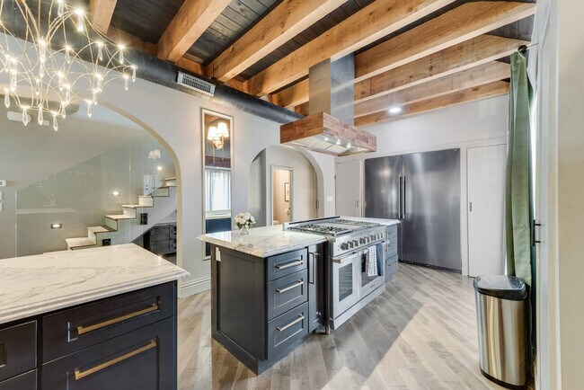 Foto del edificio - 717 Ridgeway St