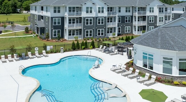 Building Photo - Hawthorne at New Bern