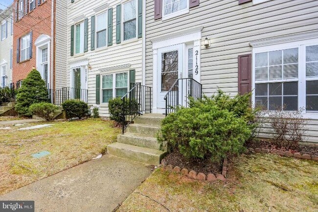Building Photo - 21129 Camomile Ct