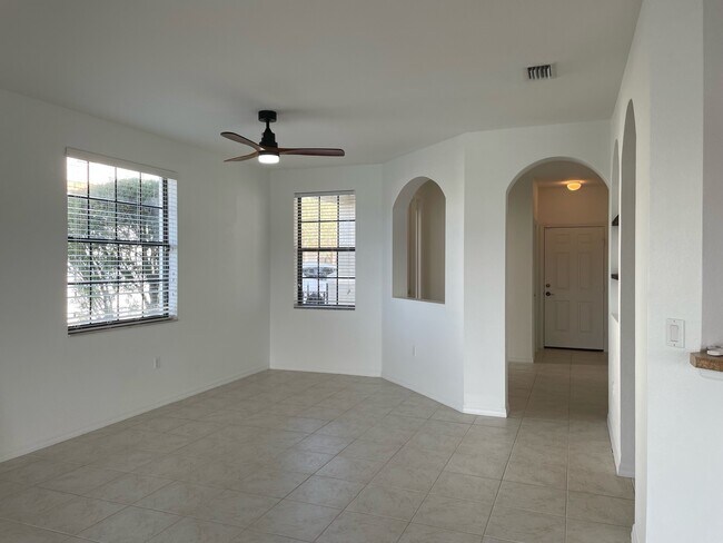 Foto del edificio - 15493 Summit Place Cir