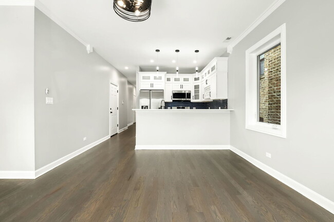 Foto del edificio - 4605 S Langley Ave