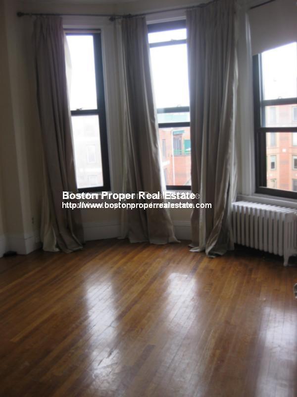 Building Photo - 504 Beacon St