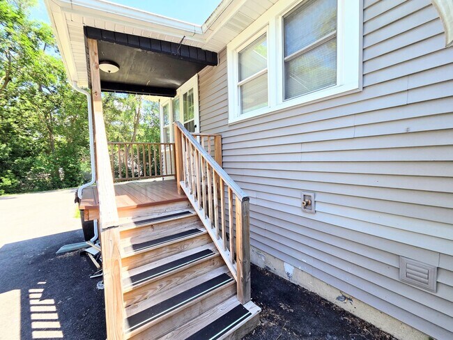 Foto del edificio - 3823 E Wonder Lake Rd