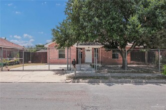 Building Photo - 18 West Dr