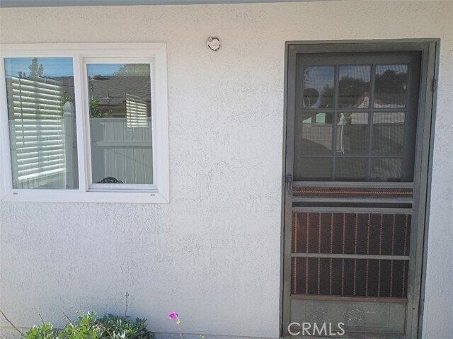 Foto del edificio - 947 E Cypress Ave