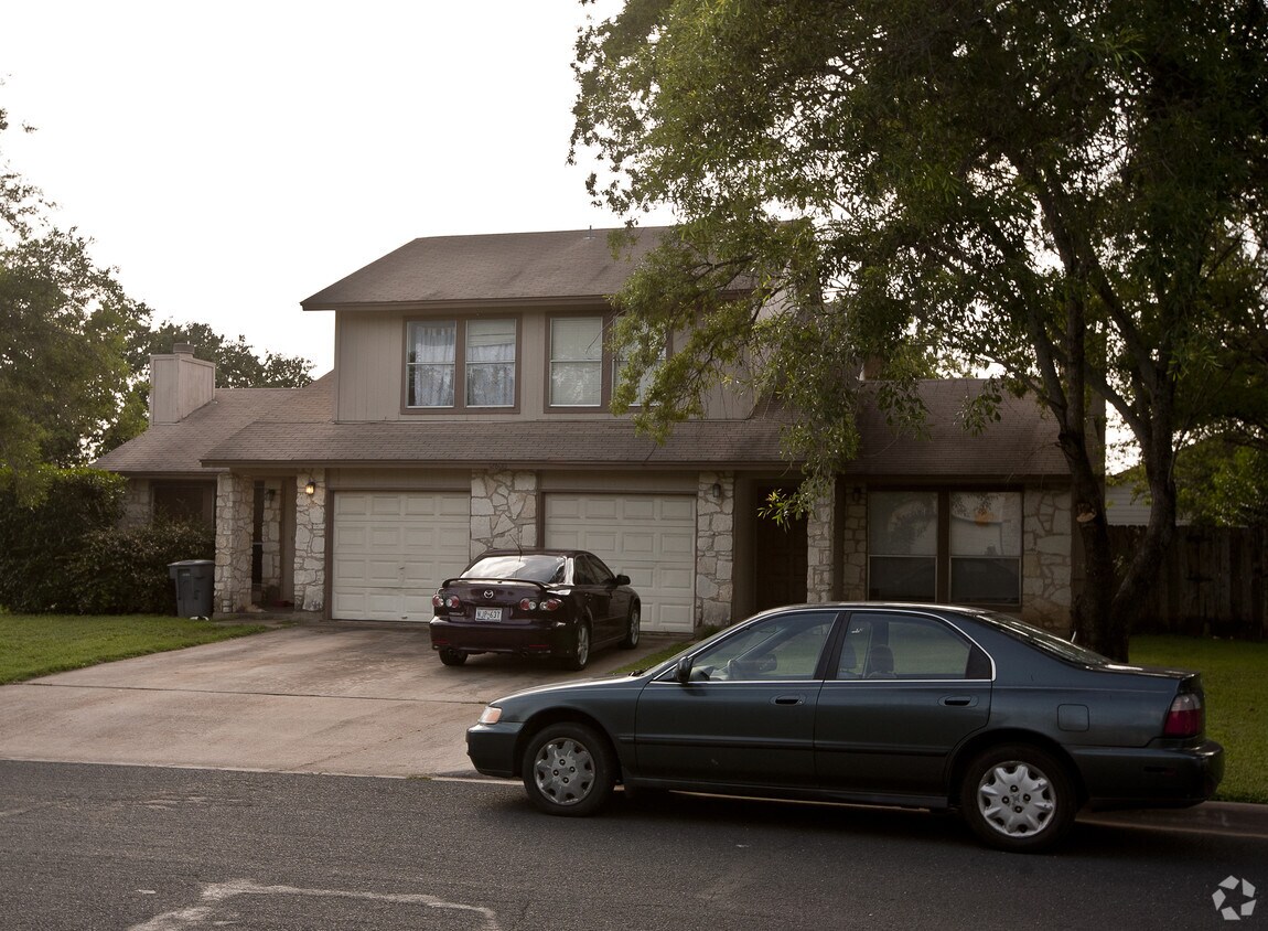 Building Photo - 12800 Copper Cliff Ave