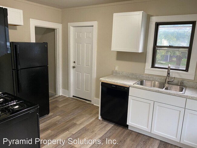 Foto del edificio - 2 br, 1 bath House - 3939 2nd Ave