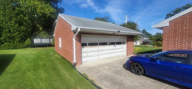 Building Photo - 388 Pleasant View Rd
