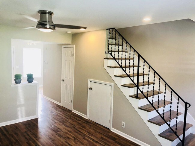LIving Room, Half-Bath Door - 3315B Felicia St