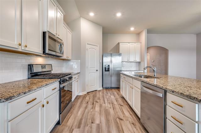 Foto del edificio - 421 Harbor Oaks Dr