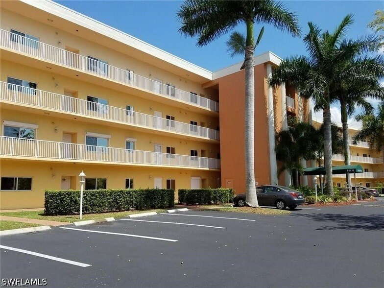Foto del edificio - 14931 Park Lake Dr