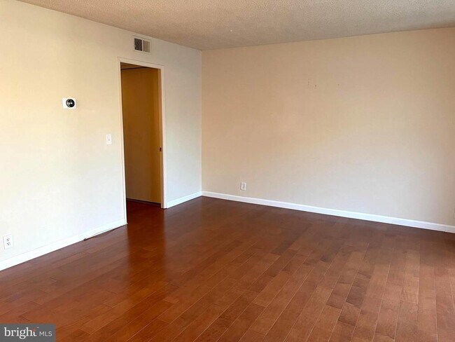 Building Photo - 3740 S Leisure World Blvd