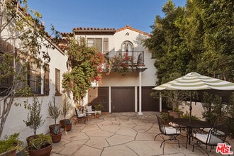 Building Photo - 830 N Gardner St