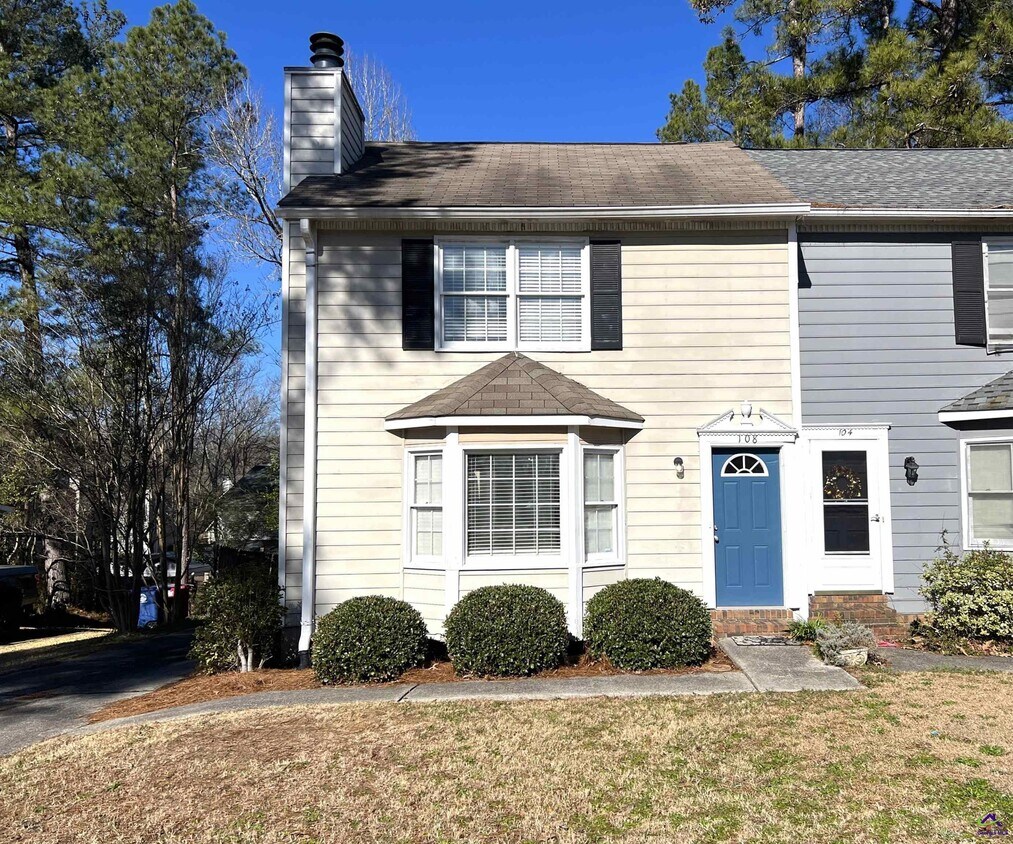 Primary Photo - 108 Windermere Cir