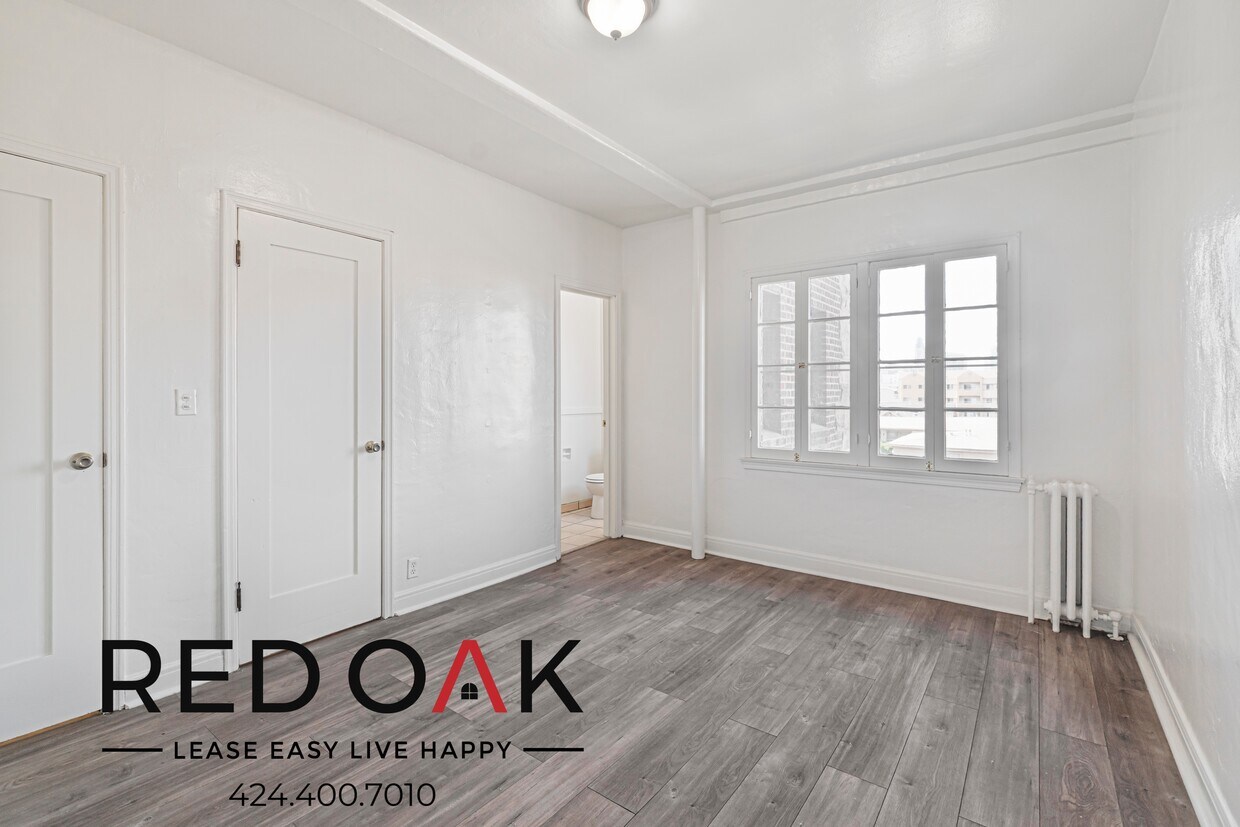 Foto principal - 2700 San Marino St