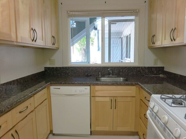 Building Photo - 1 bedroom close to Downtown Palo Alto!