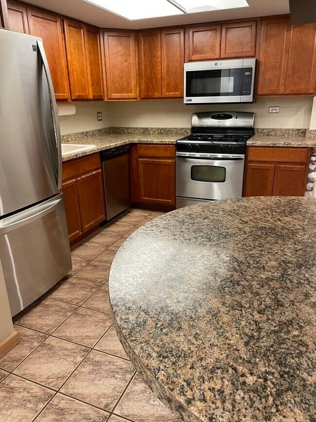 Building Photo - 822 Dunbar Ct