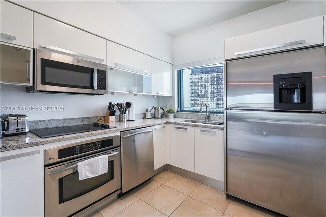 Foto del edificio - 601 NE 36th St