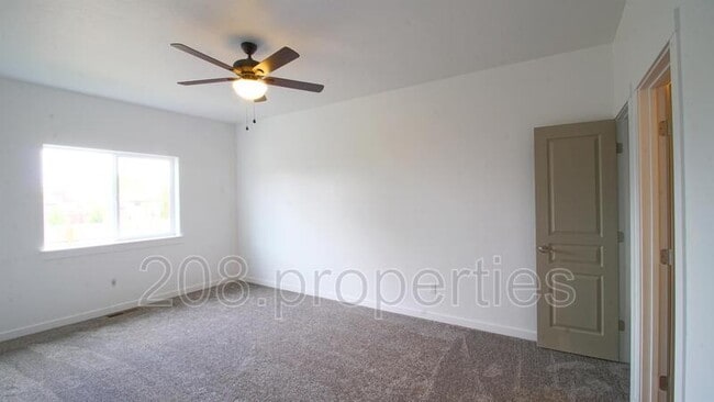 Building Photo - 2188 W Bella Ln