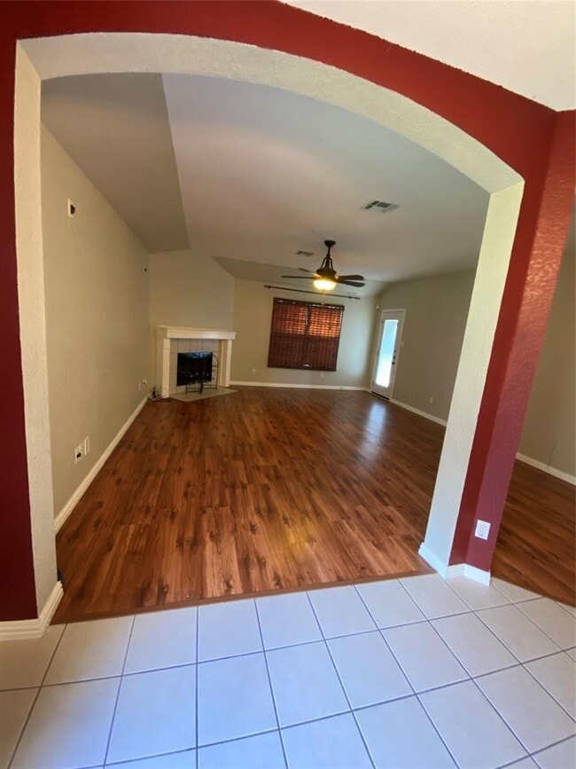 Building Photo - 1404 Terra St