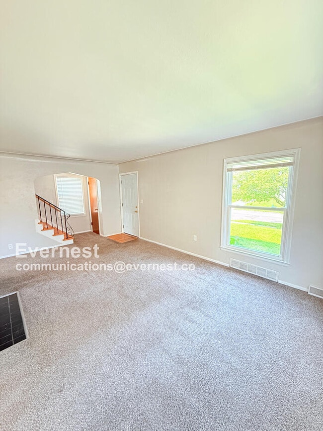 Building Photo - 3852 Wallwerth Dr