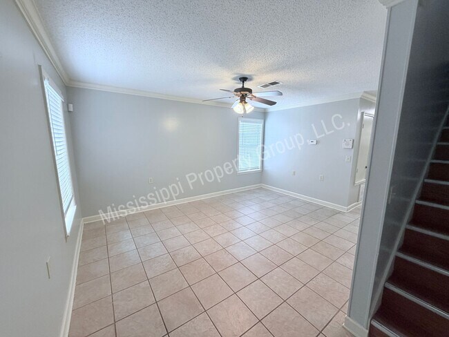 Building Photo - 1017 Inverness Ln