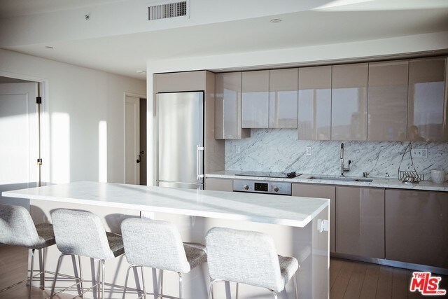 Foto del edificio - 1050 S Grand Ave