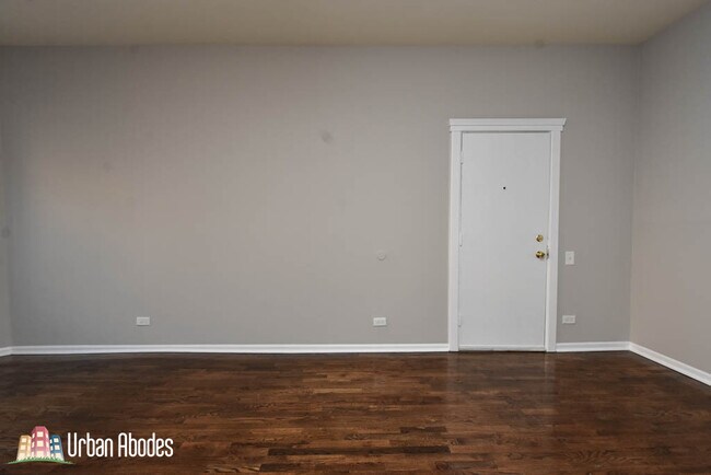 Building Photo - 1313 W Leland Ave