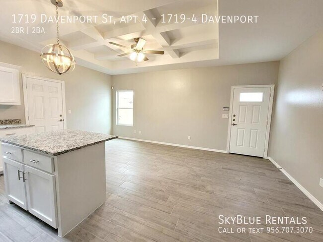 Foto del edificio - 1719 Davenport St