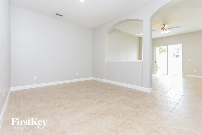 Building Photo - 663 Breezeway Ct