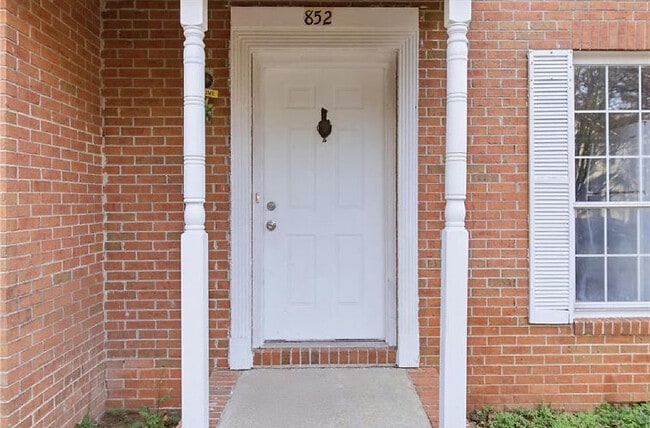 Photo - Room in Townhome on Glynn Oaks Dr