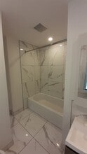 Building Photo - 1067 Rue Champigny